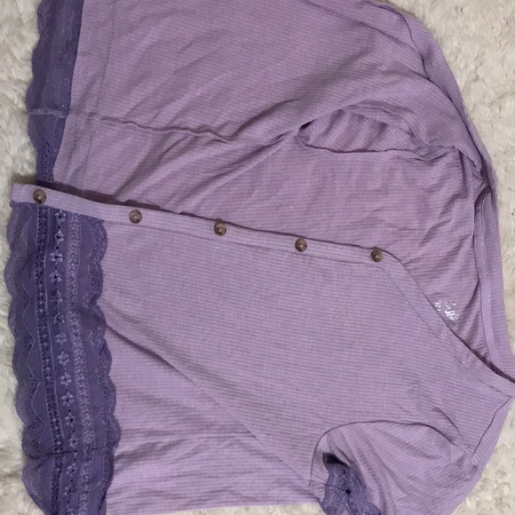 Purple shirt, Lace on the ends of shirt, button up, 16 to 18 kids. - Picture 2 of 6